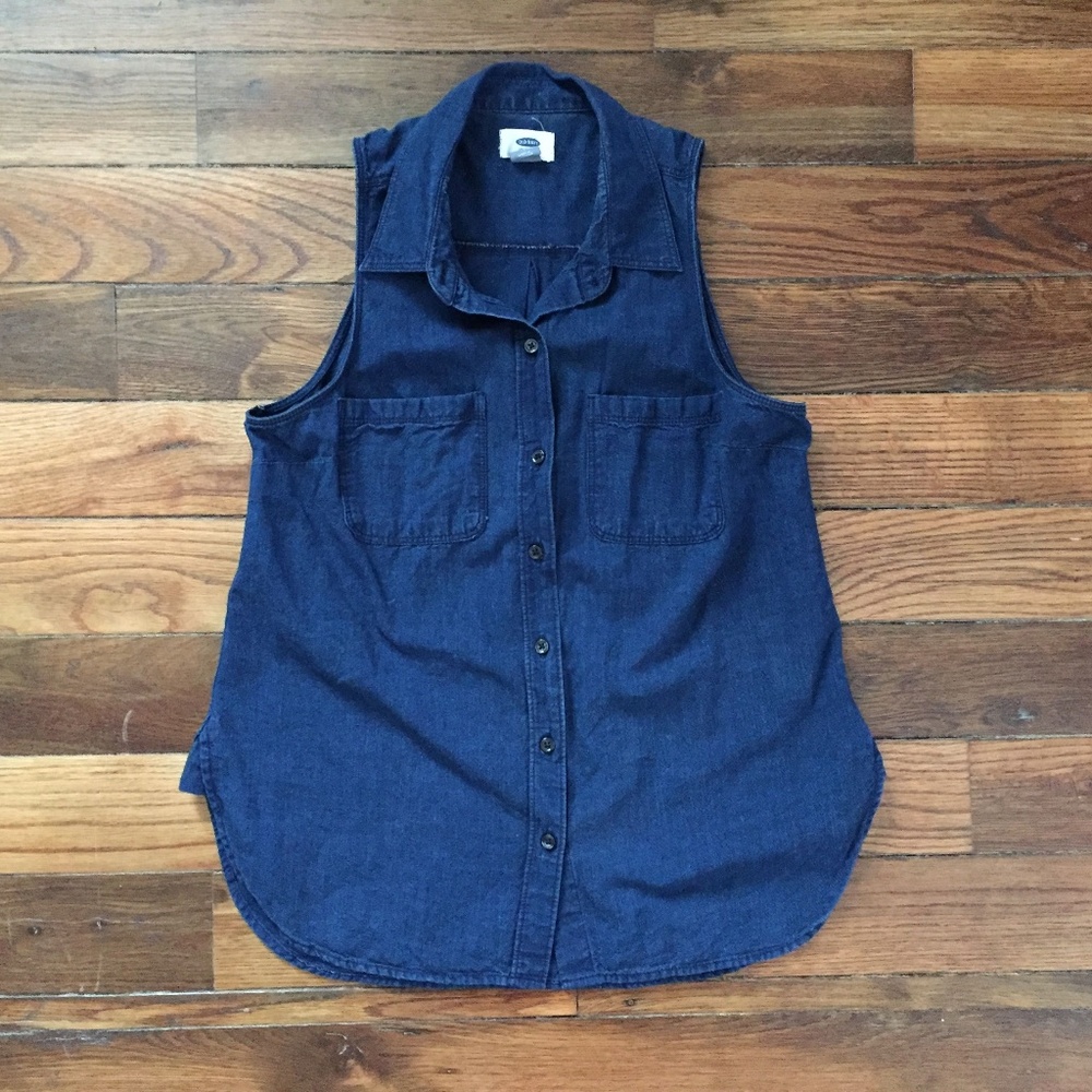 Old Navy Sleeveless Chambray Button Down Blouse